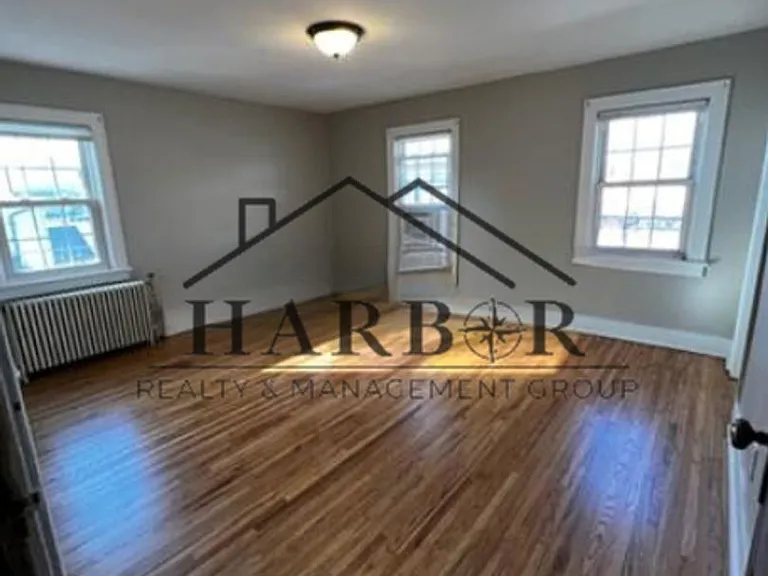 1st Avenue SW Duplex — Photo 17