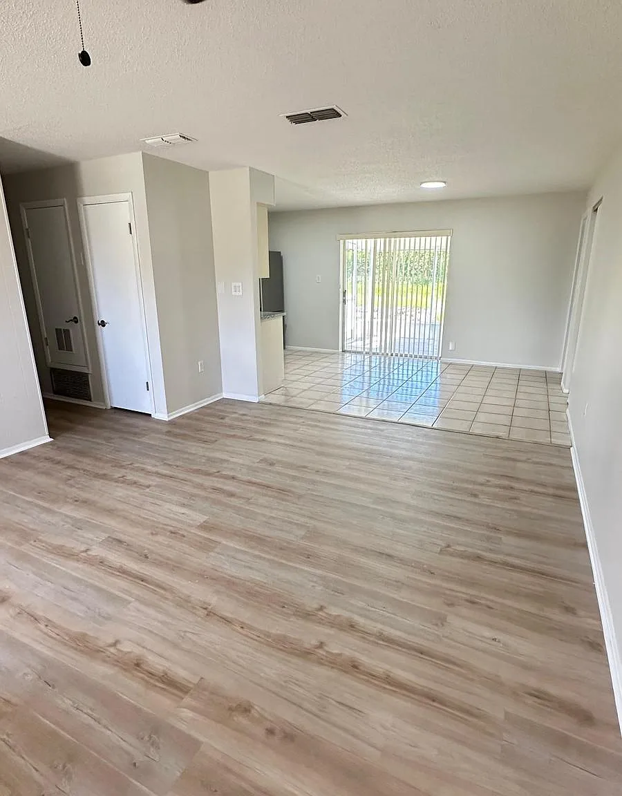 3 bed, 1073 sqft, $2,150 — Photo 2