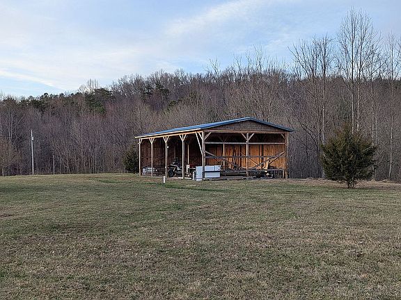 2nd image of 137 Cowboy Ln