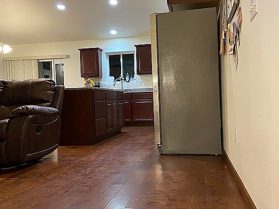 2nd image of 4634 Harrison St