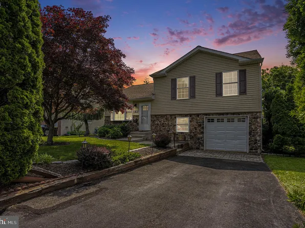 515 Squirrel Ln, Lansdale, PA 19446