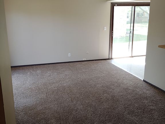 2nd image of 555 Rosanne Ln