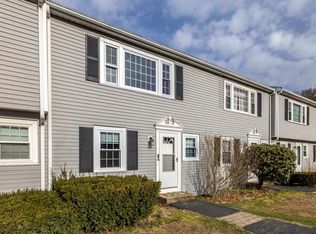 150 Wood St APT R, Middleboro, MA 02346