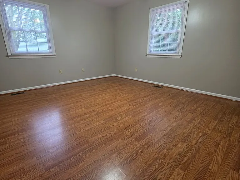 409 Rosewood Ln — Photo 22