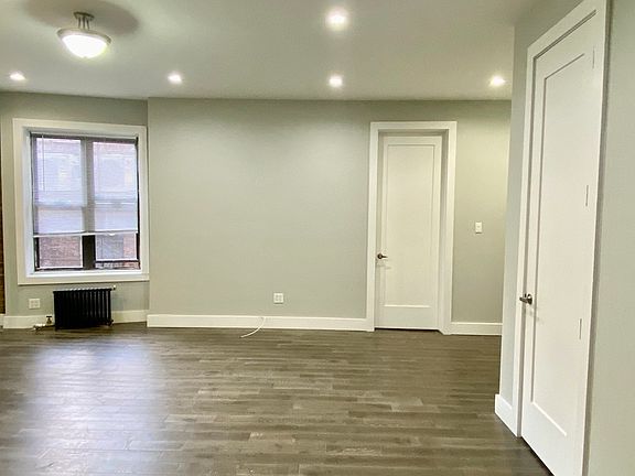 4th image of 260 Parkside Ave #2W