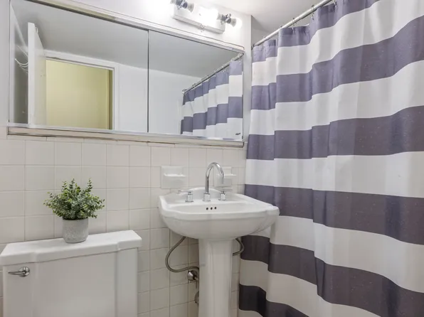 220 East 57th Street image 5 of 7