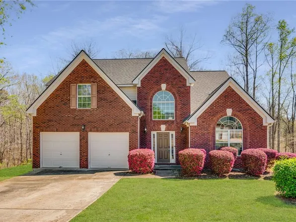 616 Howell Dr, Locust Grove, GA 30248