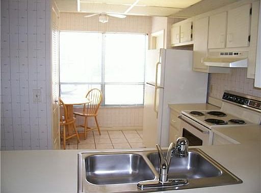 5th image of 6410 Olivewood Cir