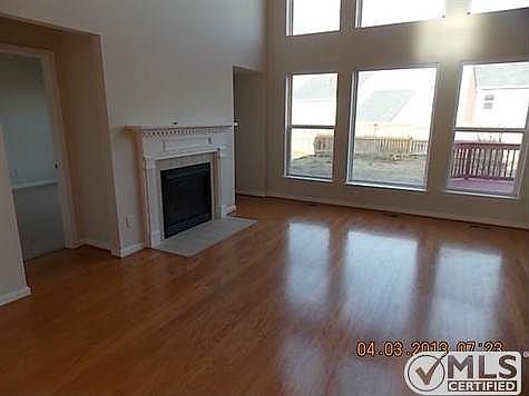 5th image of 712 Arbor Springs Dr