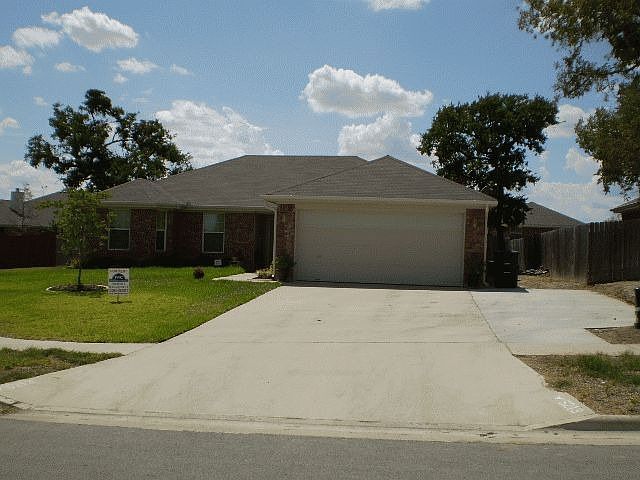 1st image of 5213 Yellow Pine Ct