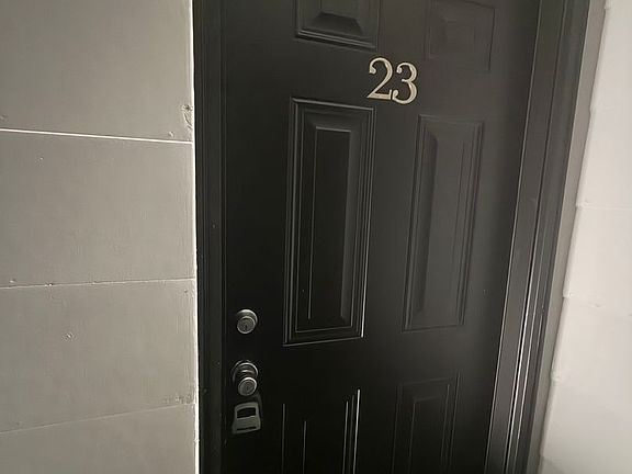 3rd image of 1364 Campbell St #23