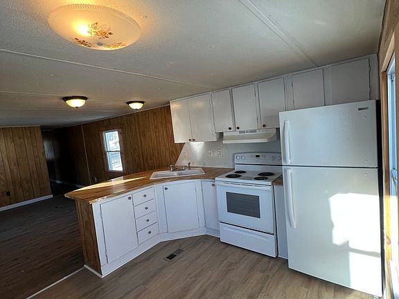 2nd image of 17 Pleasant St Lot 2