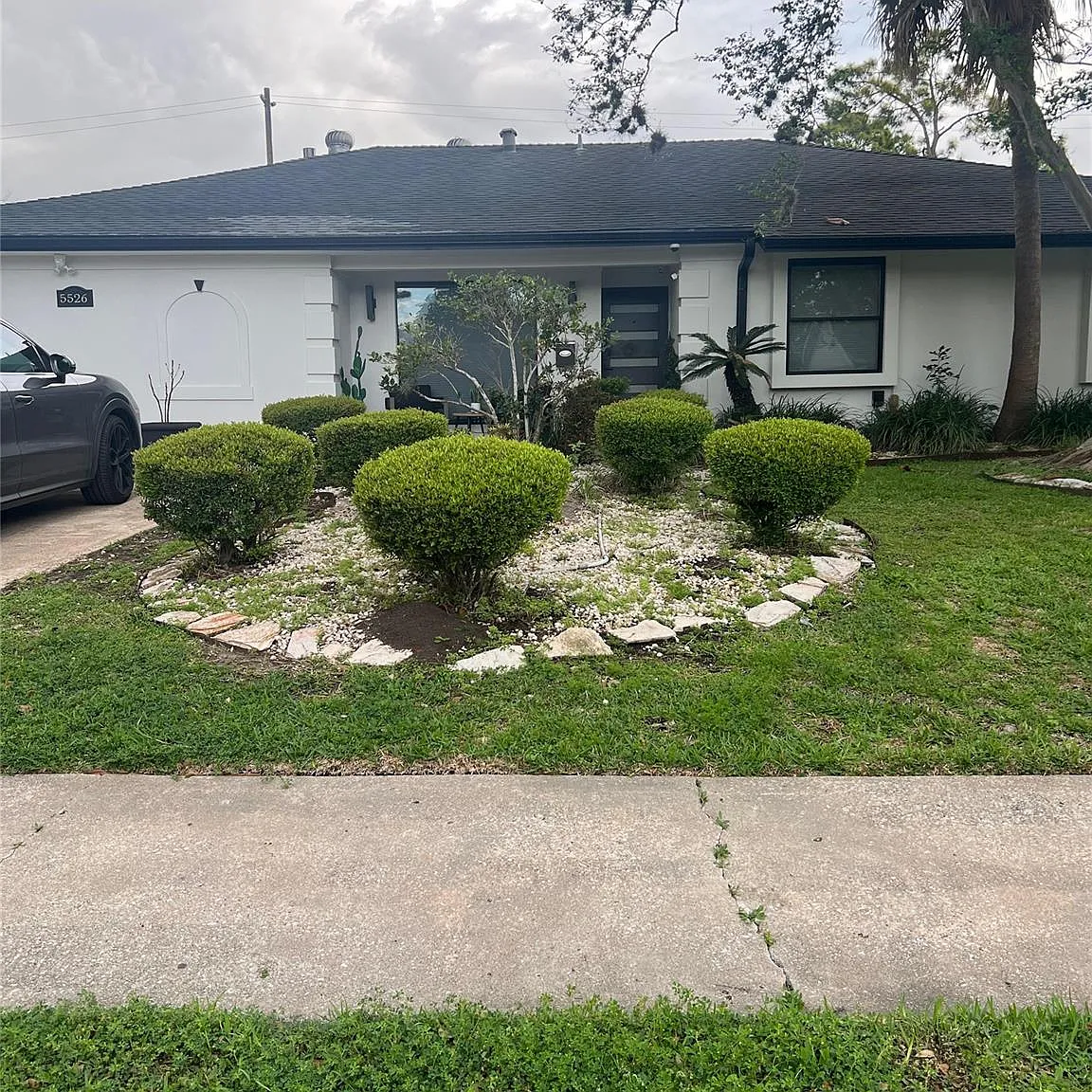 5 bed, 2.0 bath, 2723 sqft, $4,000 — Photo 1