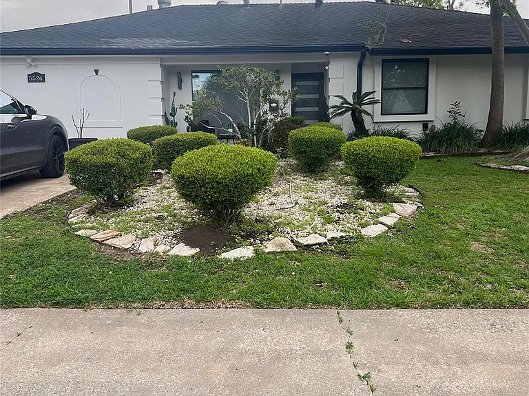 5526 Kuldell Dr — Photo 1