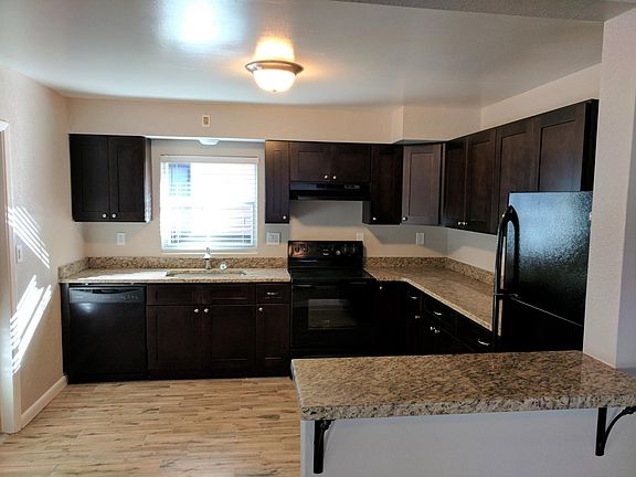 2nd image of 610 Clayton St