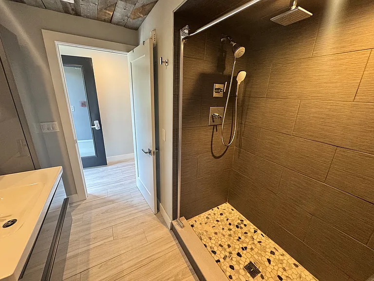 850 Main St #2 — Photo 4