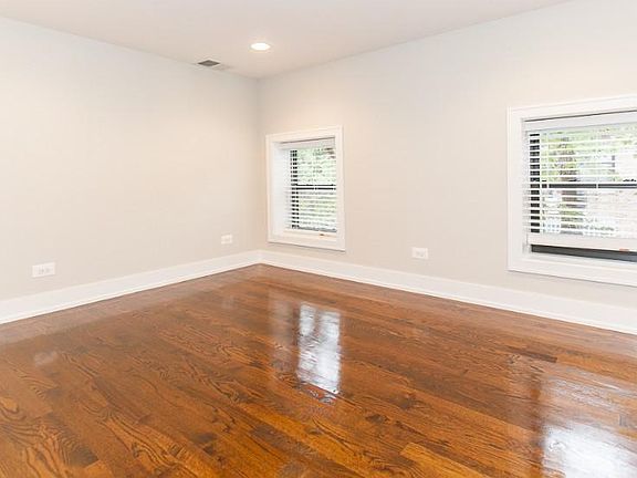 3rd image of 1208 W Wrightwood Ave #1