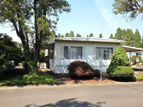 1800 Lakewood Ct Space 17, Eugene, OR 97402