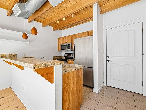 4th image of 725 E College Drive #10