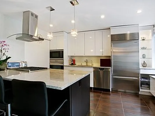 Sold by Corcoran | media 6