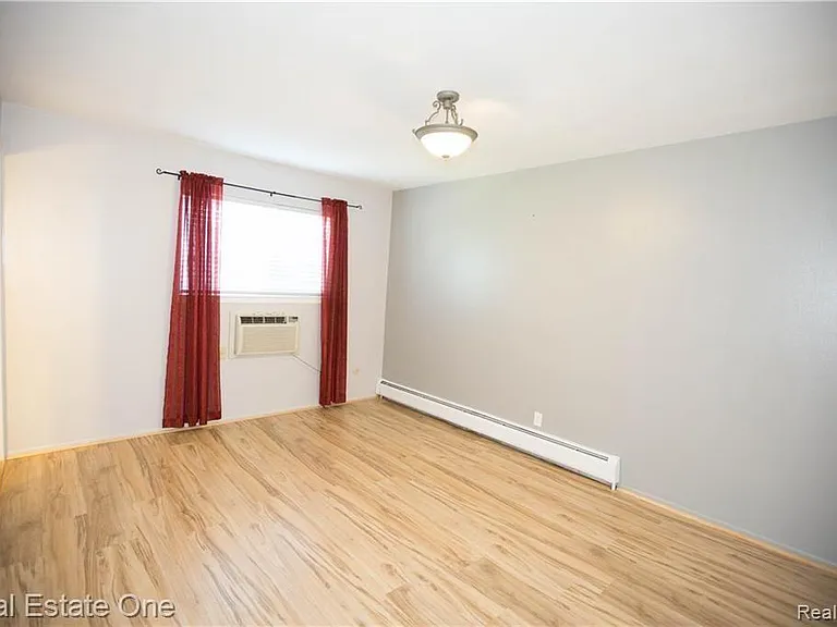 2420 Parmenter Blvd #210 — Photo 8