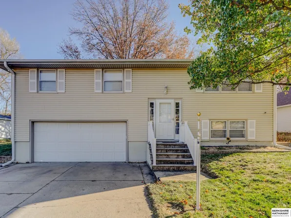 4524 S 54th St, Lincoln, NE 68516