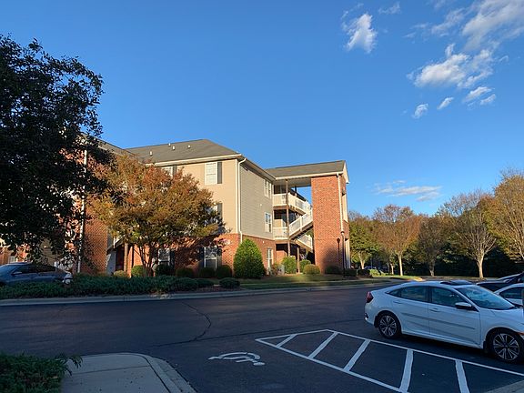 5th image of 2280 N Fayetteville St APT 122
