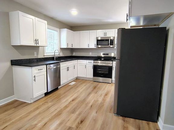 3rd image of 1613 Benson Ave