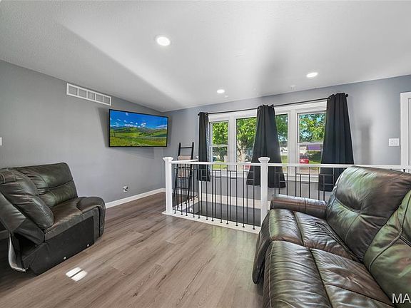 5th image of 8504 Valdes Dr