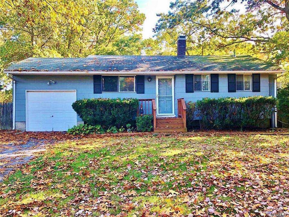 1st image of 9 Fawn Ln W