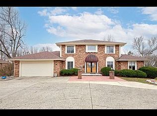 2110 Ashworth Rd, West Des Moines, IA 50265