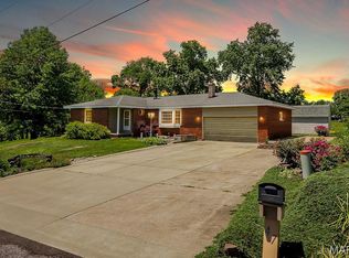 47 Eva Ave, Cottage Hills, IL 62018