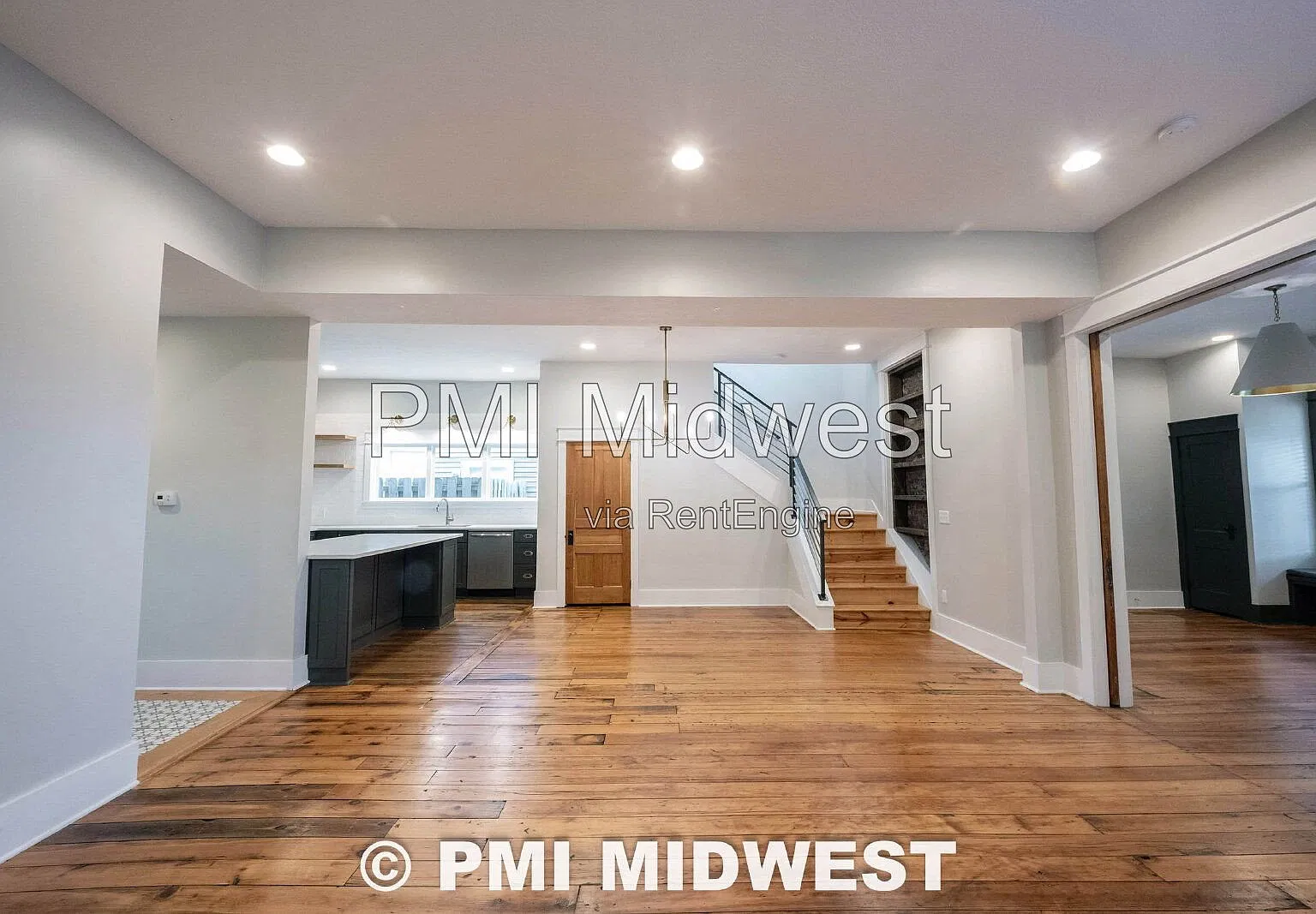 3 bed, 3.0 bath, 2556 sqft, $2,675 — Photo 3