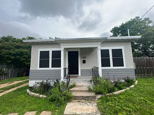 1406 Houston St Photo 1