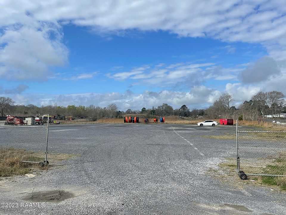 1st image of 120 Galbert Rd