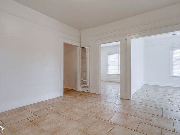 4th image of 6729 Wunderlin Ave
