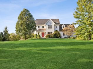 8702 Mason Hill Rd, Woodstock, IL 60098