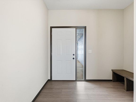 5th image of 8594 Dolphin Rd