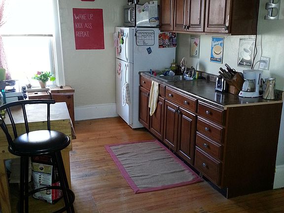 3rd image of 1659 N Arlington Pl APT 2