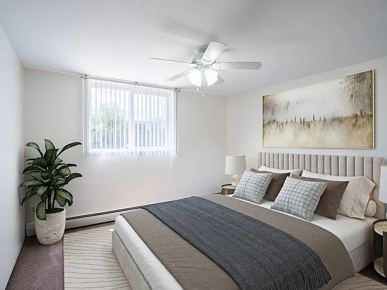 Coon Rapids, MN Robinwood Apartments | Bedroom