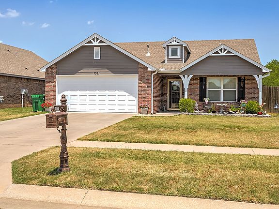 2nd image of 1361 W Burnham Ave