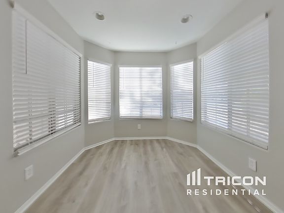 5th image of 13438 W Port Royale Ln
