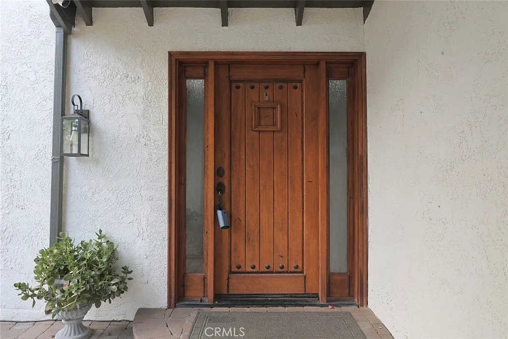 5 bed, 2.5 bath, 2848 sqft, $7,950 — Photo 3