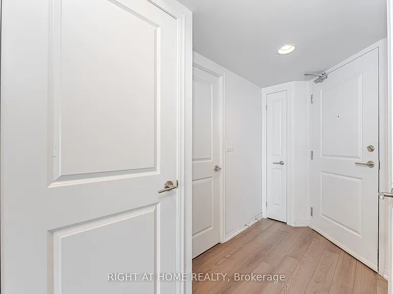 125 Western Battery Rd #1112 — Photo 6
