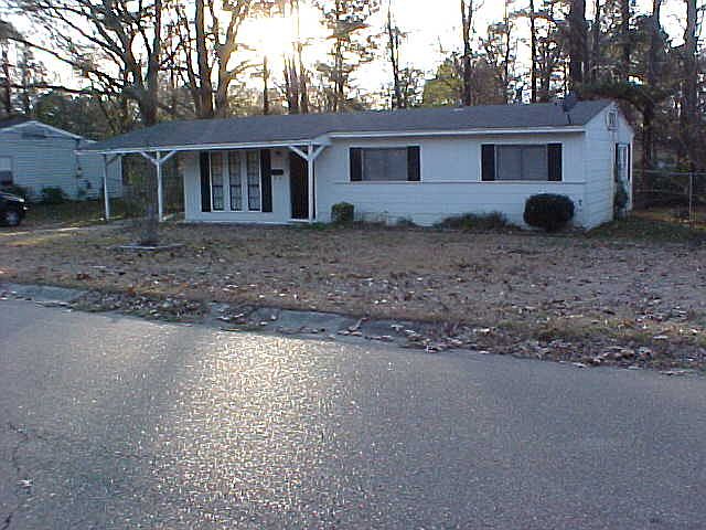 1st image of 2905 Charleston Dr