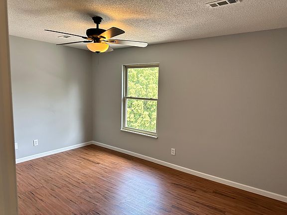 4th image of 8705 Olde Colony Trl APT 32