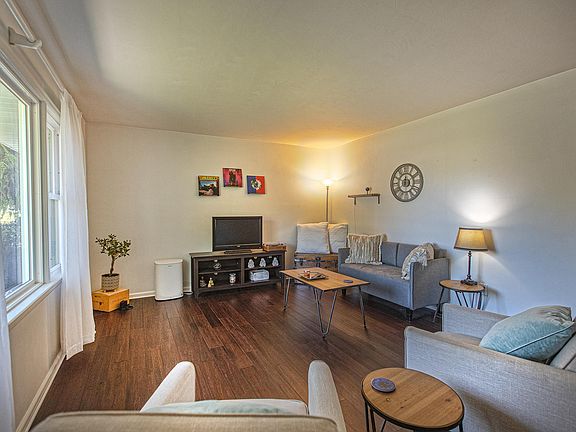4th image of 5320 Deer Park Dr