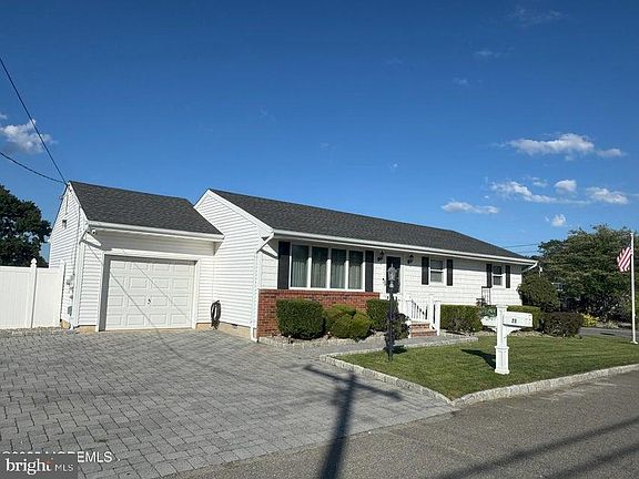 2nd image of 28 Birch St