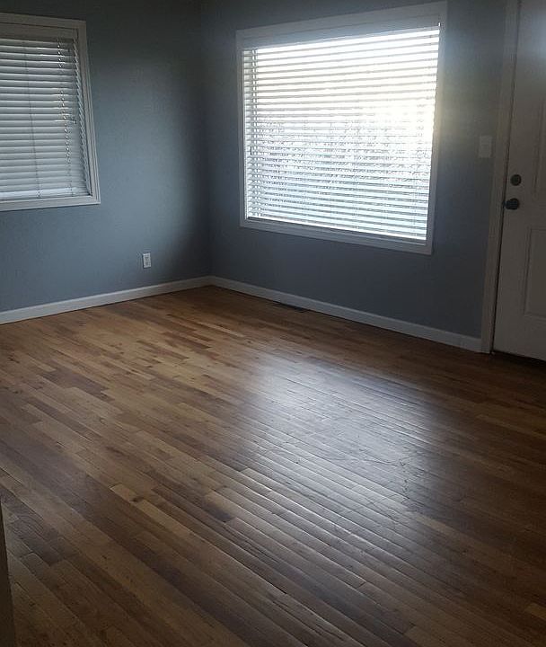 2nd image of 1323 W Francis Ave