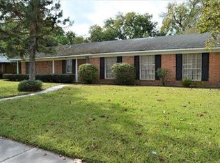 104 Nasturtium St, Lake Jackson, TX 77566